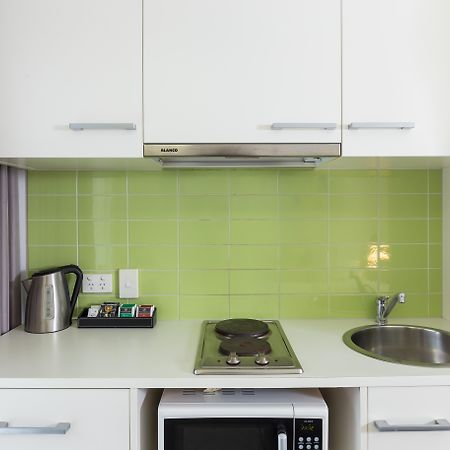 City Edge North Melbourne Apartment Hotel Экстерьер фото