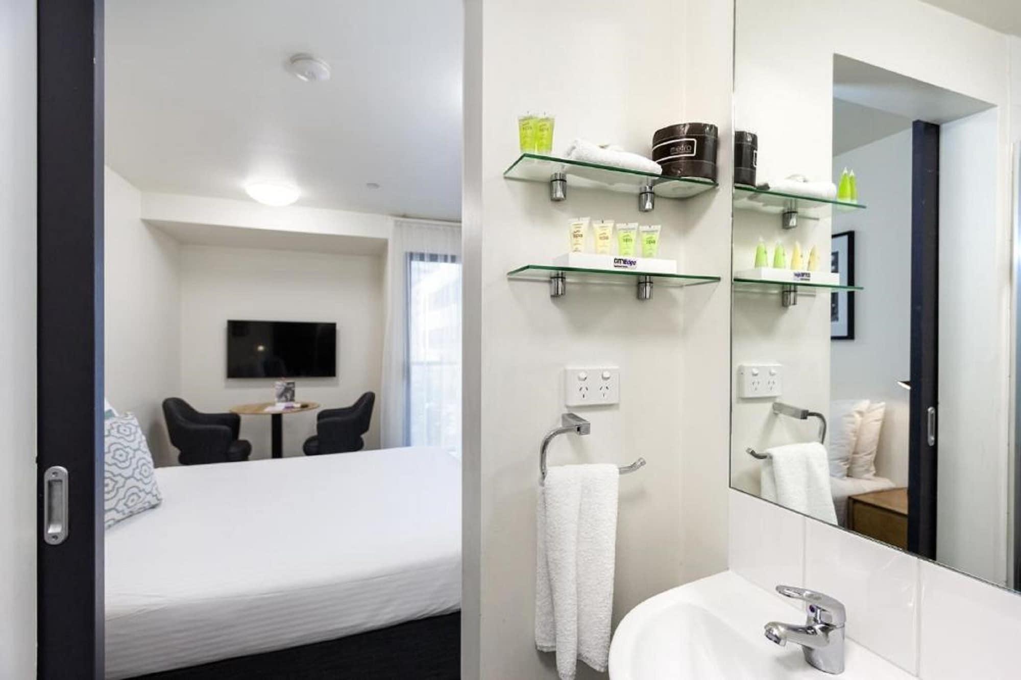 City Edge North Melbourne Apartment Hotel Экстерьер фото