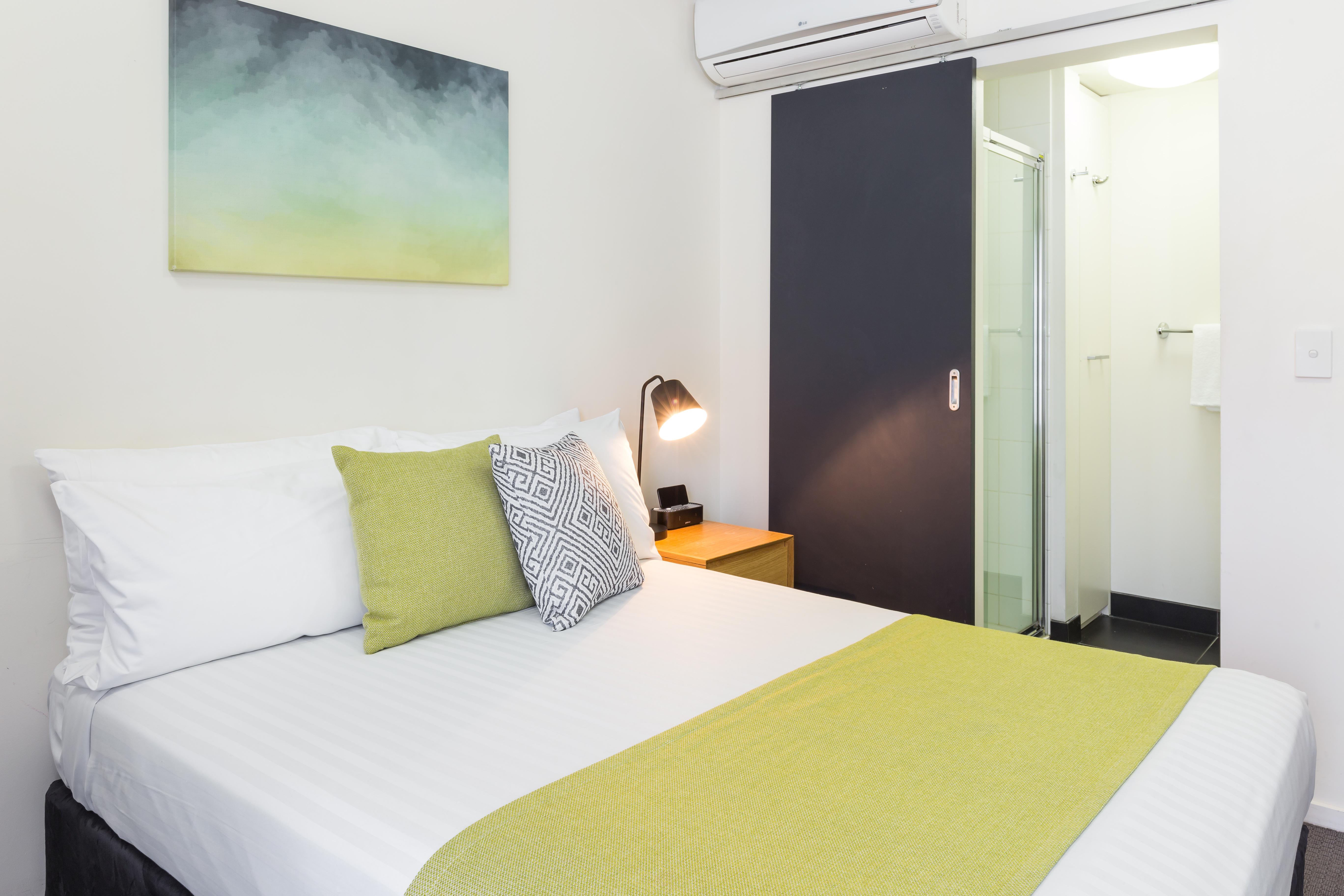 City Edge North Melbourne Apartment Hotel Экстерьер фото