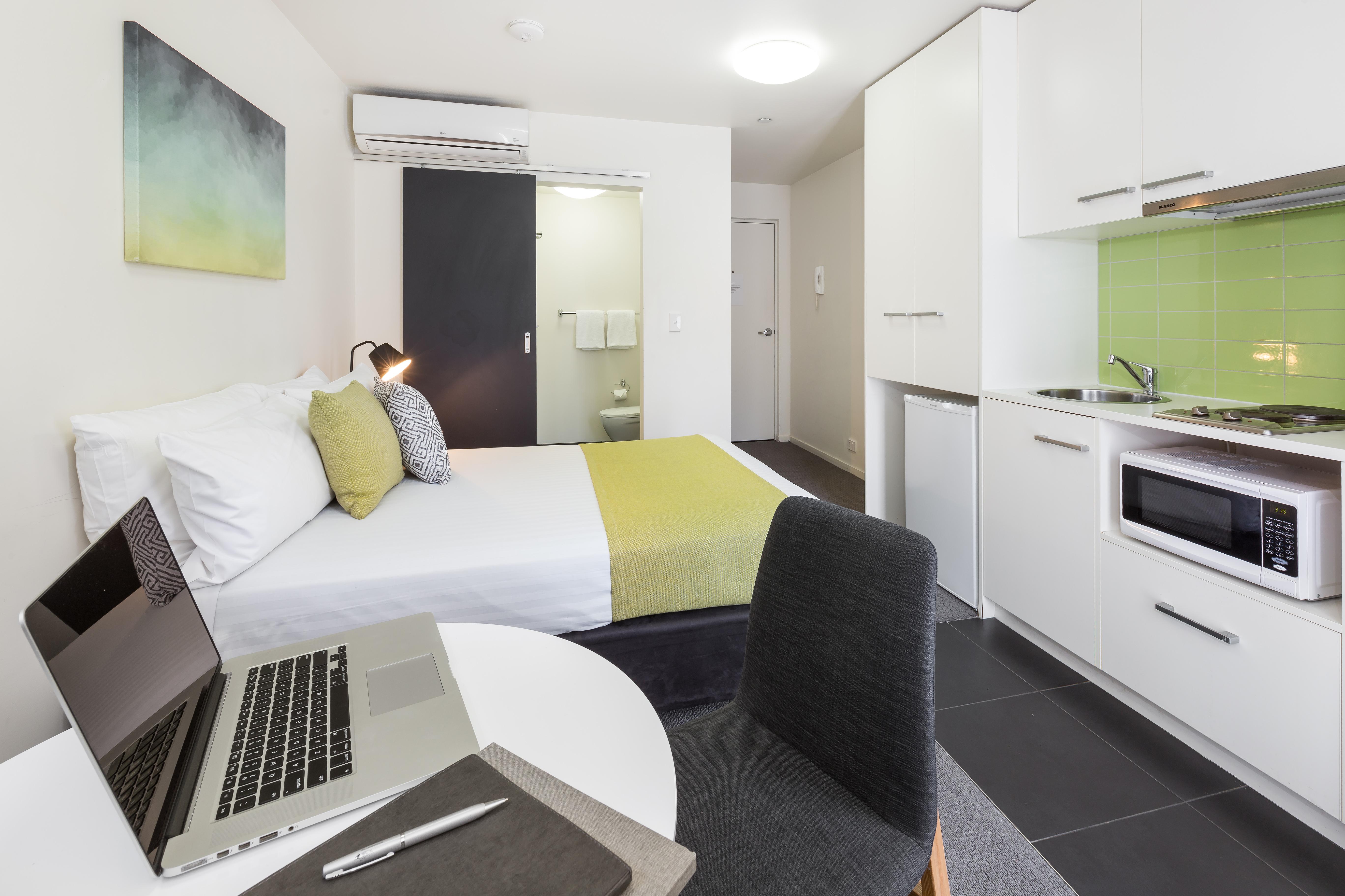 City Edge North Melbourne Apartment Hotel Экстерьер фото