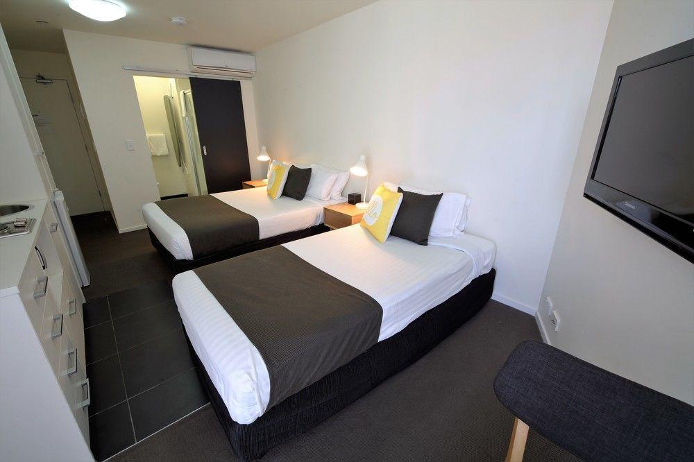 City Edge North Melbourne Apartment Hotel Экстерьер фото