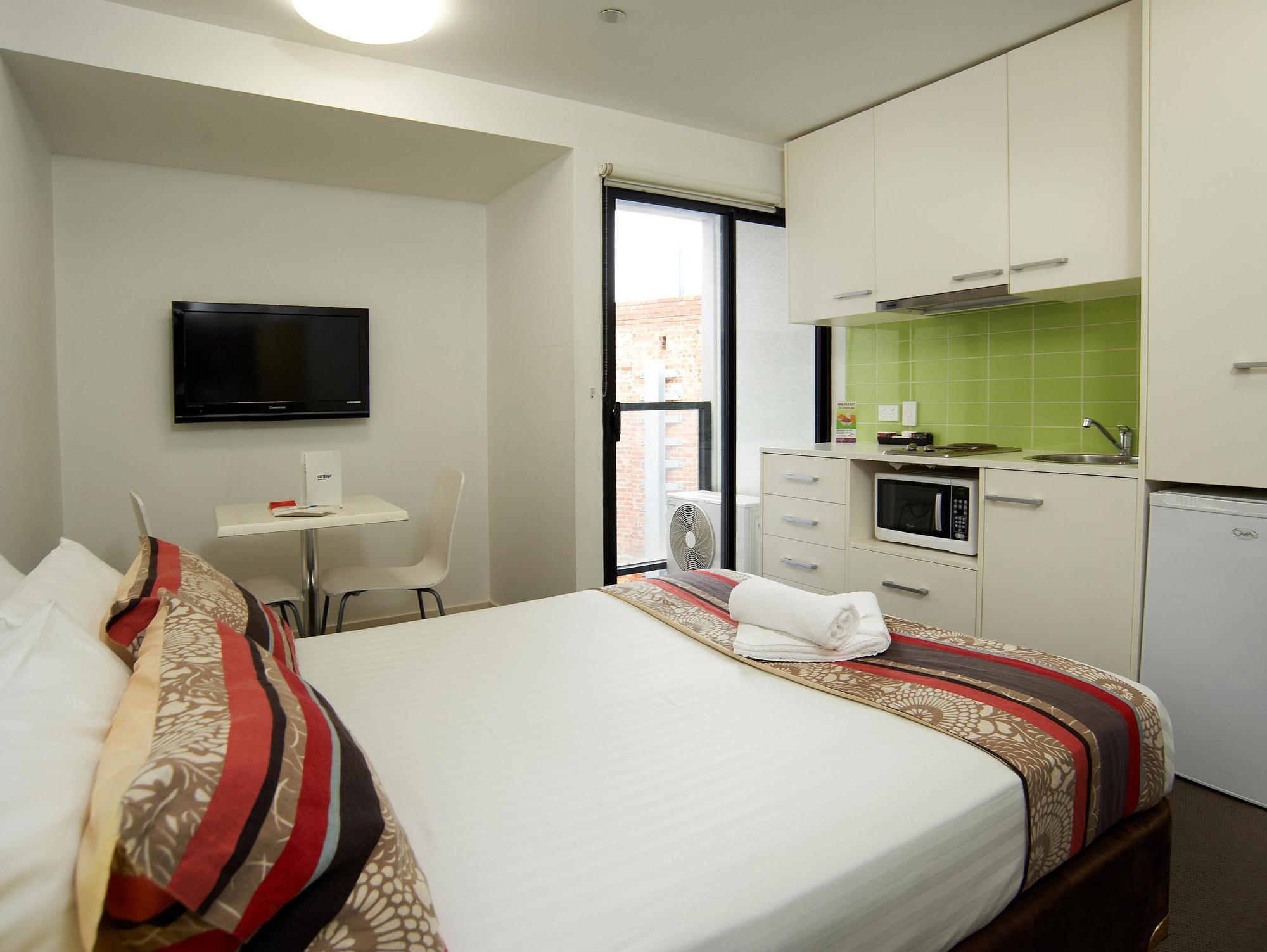 City Edge North Melbourne Apartment Hotel Экстерьер фото