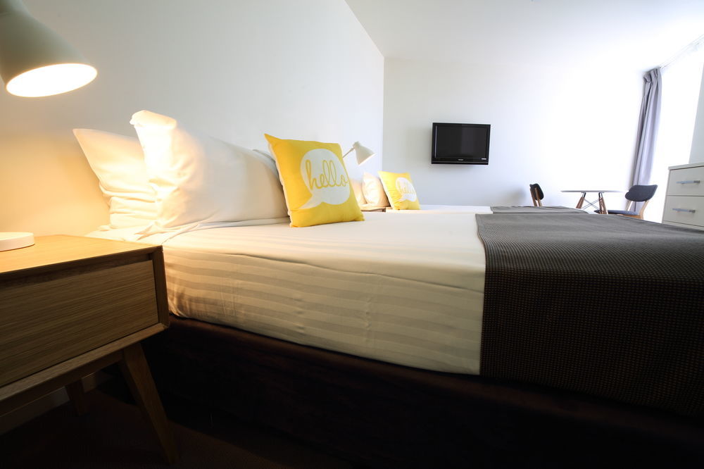 City Edge North Melbourne Apartment Hotel Экстерьер фото